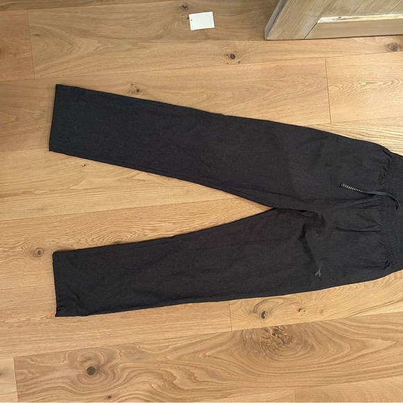 Dark gray/black men’s athletic pant. - Picture 2 of 3